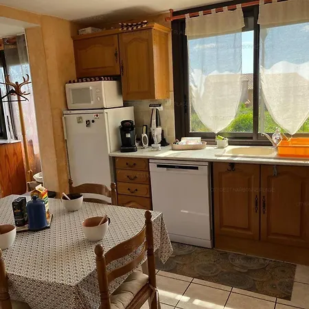 4 Personnes Avec Terrasse A 900m De La - Fr-1-619-157 * Fleury (Aude)